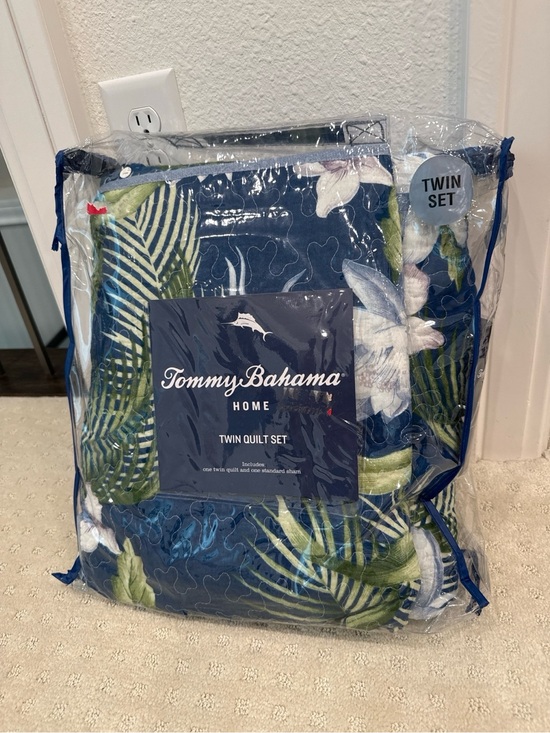 Tommy Bahama Other - Tommy Bahama Home Tropical Floral Twin Quilt & Sham Set Blue Cotton